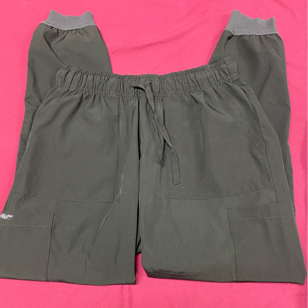 Black Scrub Pants with Elastic Waistband and Tapered Legs